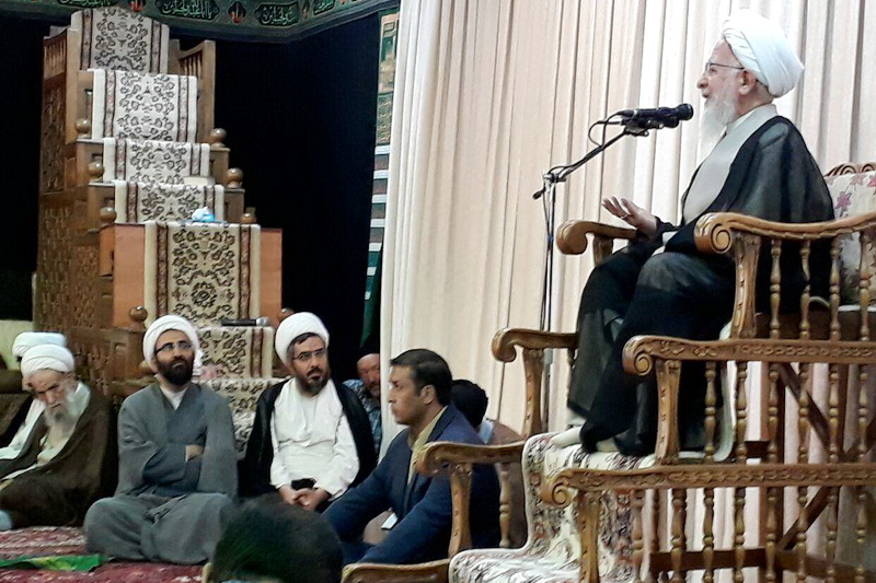 نهج البلاغه در حوزه تدریس شود- سیاست بدون قرآن و نهج‌البلاغه معنا ندارد