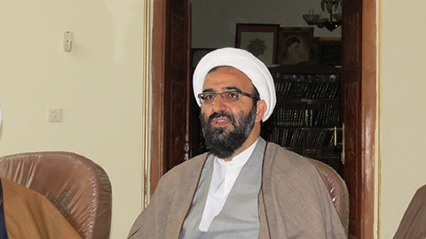 طلبه مکتب امام صادق(ع) باید در خدمت جامعه باشد - تمسک به ولایت پیام اصلی غدیر است