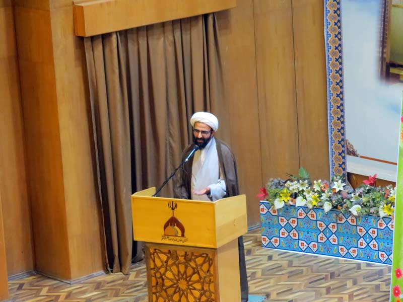 در سریال ها و فیلم ها به جای کالای خارجی تولید ایرانی تبلیغ شود