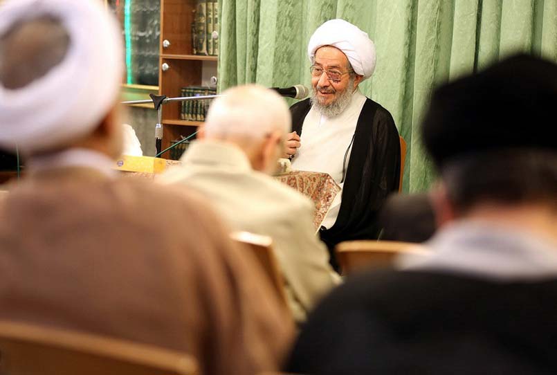 کمک به حوزه های علمیه فرصت مناسبی برای خیرین است