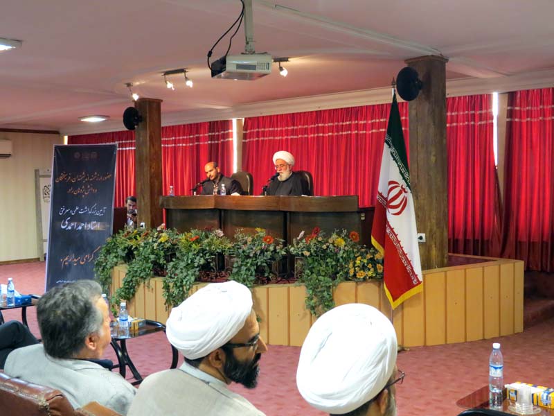 آیت‌الله رشاد: استاد احمدی عالم، فاضل، زحمت کشیده و دارای قدرت اجتهاد بود