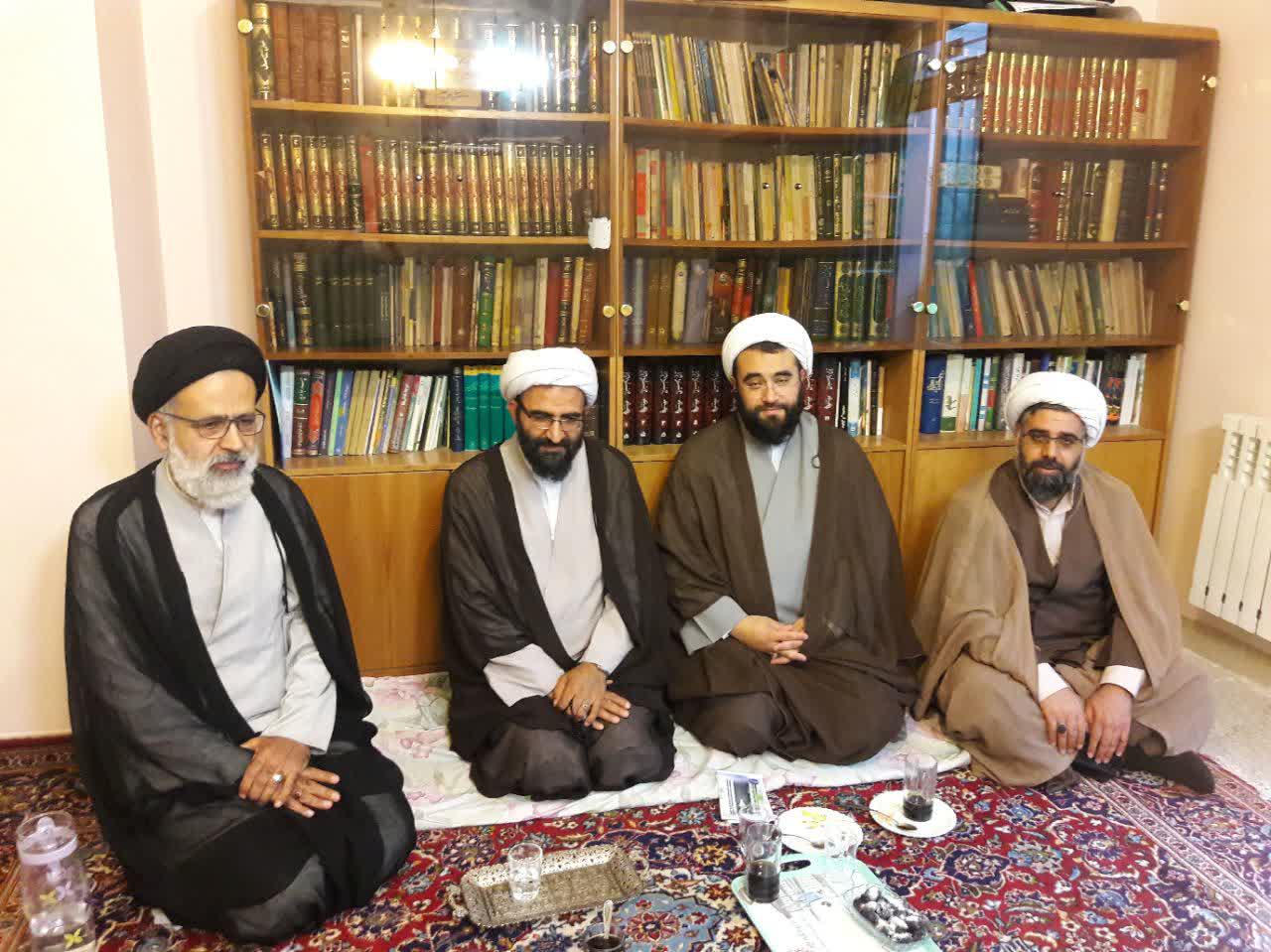 حضور مدیر حوزه علمیه تهران در منزل استاد فقید اخلاق