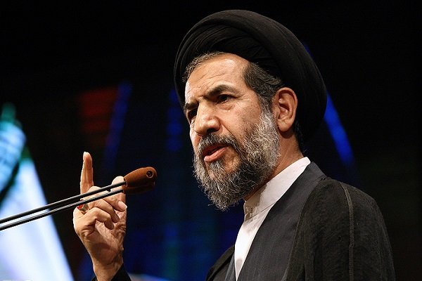 مشکلات مردم و کشور ناشی از تصمیمات اشتباه مقطعی است/ رئیس جمهور برای استقلال بانک مرکزی اقدام کند