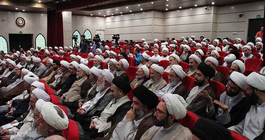 ما در میانه راه انقلاب قرار داریم