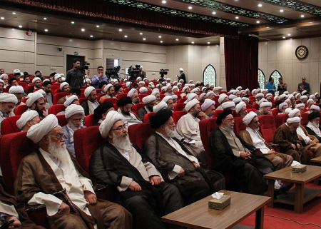 اسلامی ماندن نظام در گروه انقلابی ماندن حوزه علمیه است/ مسئولان به دور از اشرافی گری مشکلات مردم و کشور را حل کنند