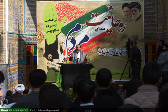 مجاهد یمنی در تجمع طلاب تهرانی: بیداری ملت یمن مرهون انقلاب اسلامی است/ سعودی ها پاسخ جنایات خود را می گیرند