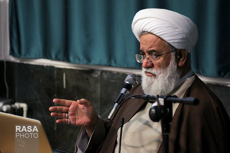 انتقاد آیت الله رشاد از برخی هجمه ها به فقه؛توقع نمی‌رود یک انسان فاضل فقه را فاقد نظام بداند| اداره جامعه با احکام بی‌نظام ممکن نیست