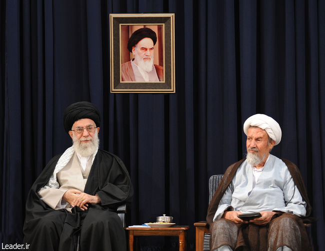 مرحوم آیت الله مؤمن: غیر خدا در آقای خامنه ای وجود ندارد