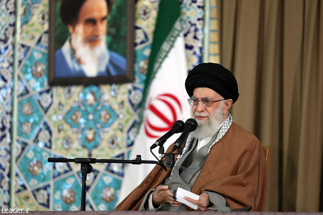 رهبر معظم انقلاب در حرم مطهر رضوی: در دوران نه چندان دور تسلیحات سعودی به دست مجاهدان اسلامی خواهد افتاد