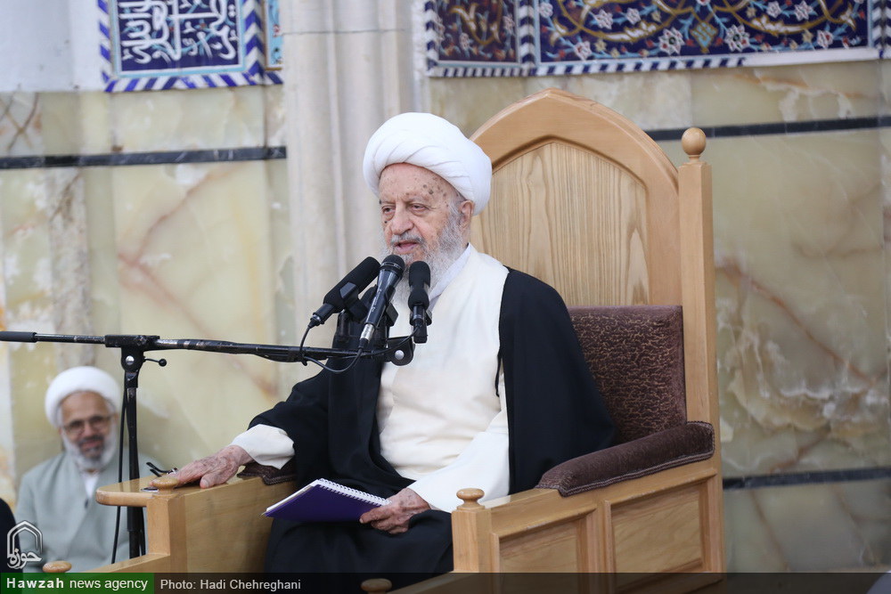 تاکید مجدد آیت الله العظمی مکارم: گرفتن پول از مردم و دادن بخشی از آن تحت عنوان جایزه، قمار و حرام است/ کشور اسلامی جای اینگونه برنامه ها نیست