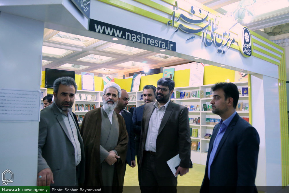 آیت الله اعرافی در نمایشگاه کتاب تهران: نمایشگاه کتاب ویترین آگاهی بخشی به مردم است