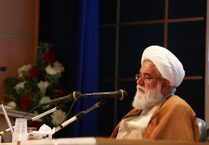استاد رشاد در مشهد: تعطیلی زیاد دروس خسارتی برای حوزه است/ طلاب از ابتدای طلبگی با رویکرد اجتهادی تربیت شود