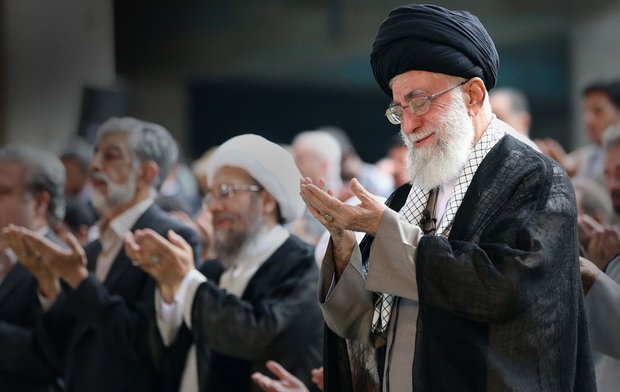 به میزبانی مصلای امام خمینی(ره)؛ نماز عید فطر در تهران به امامت آیت الله العظمی خامنه ای اقامه می‌شود