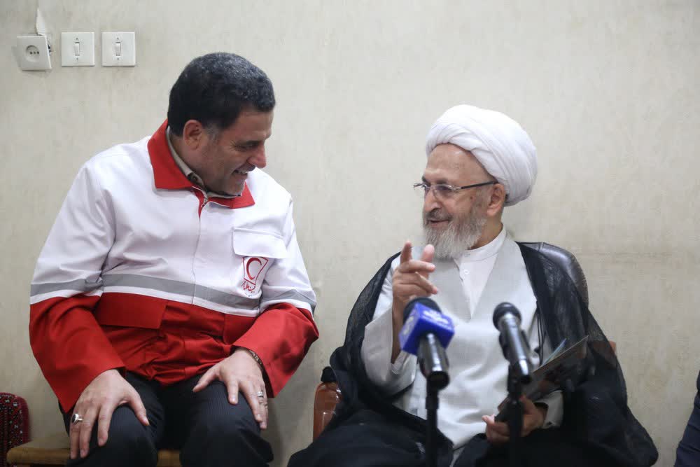 آیت الله العظمی سبحانی: معضل سیل به جهت سلسله غفلت های ایجاد شده رخ داد/ مسئولان سیل زدگان را فراموش نکنند