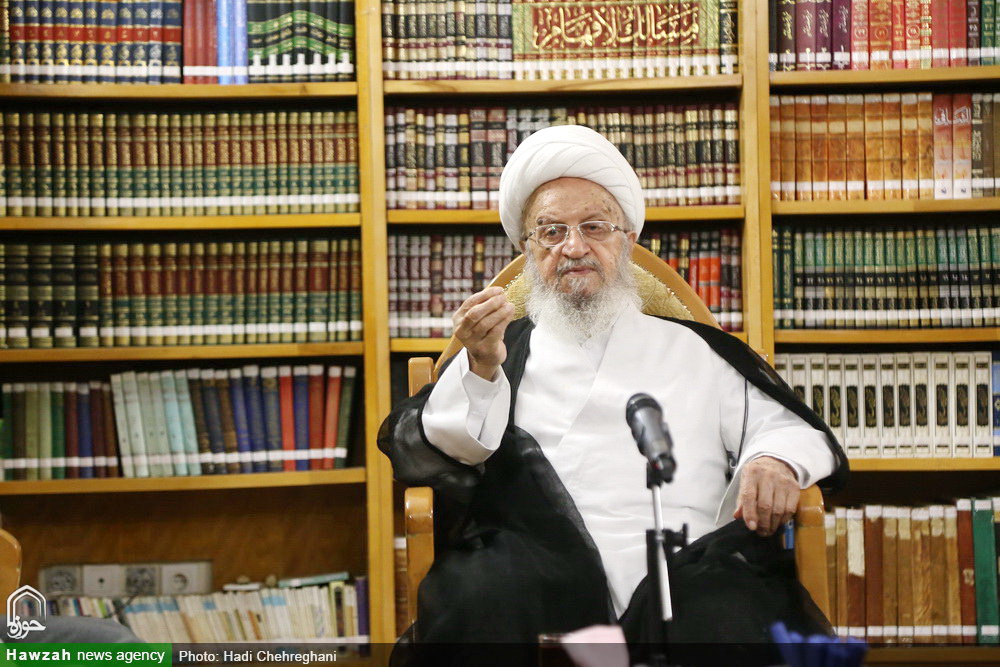 آیت الله العظمی مکارم در دیدار وزیر علوم: دانشگاه ها به پایگاه احزاب و جریان های سیاسی تبدیل نشوند