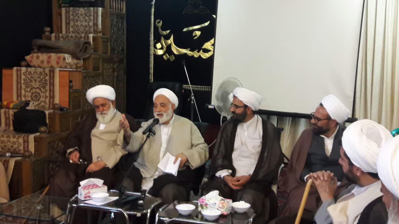 استاد قرائتی در جمع مدیران حوزه تهران: روش تدریس دروس حوزوی با استناد به مثال های قرآنی باشد
