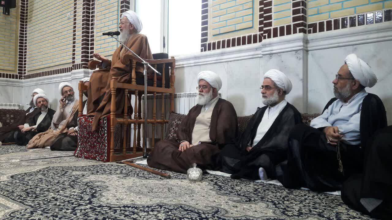 آیت‌الله‌ العظمی جوادی آملی در جمع مدیران حوزه تهران: عقل قطب فرهنگی یک ملت است / حوزه به دنبال تولید علم باشد