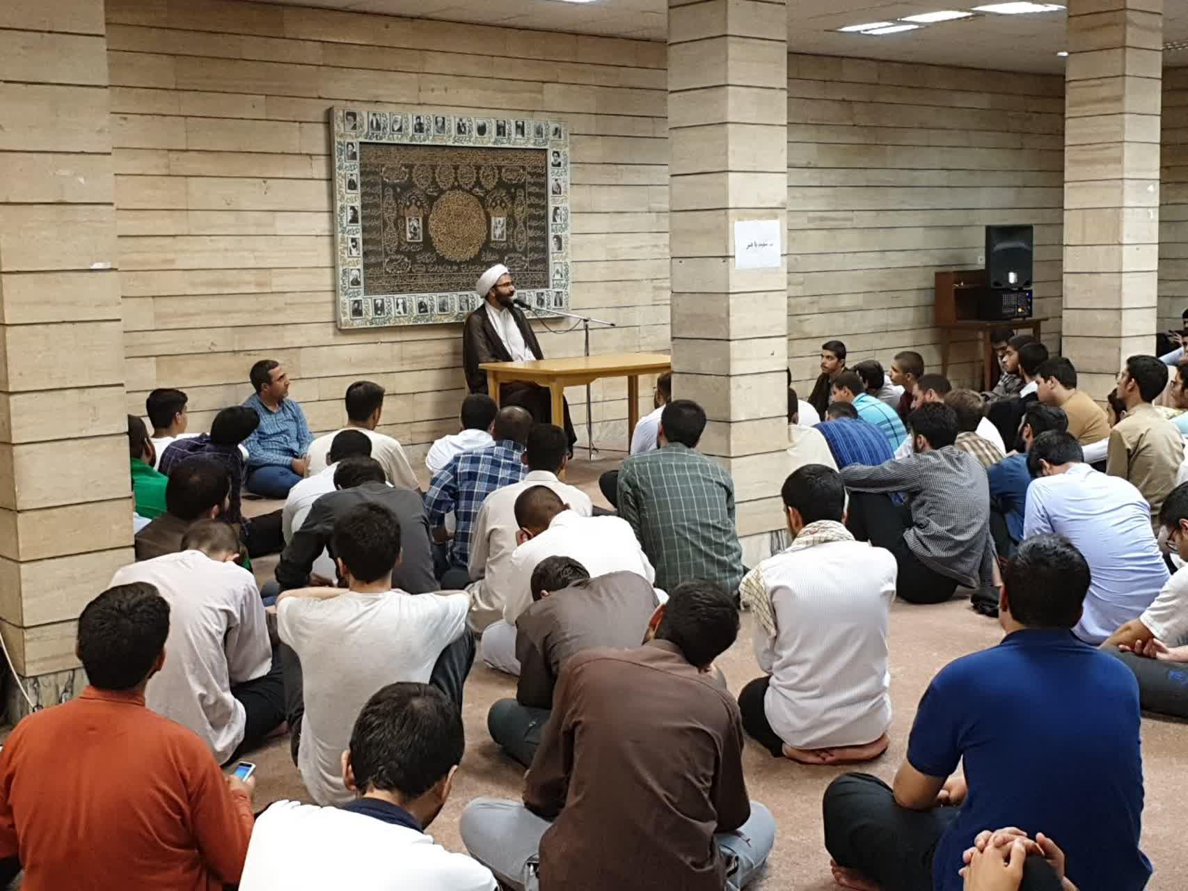 مدیر حوزه علمیه تهران: میثاق طلبگی تعهد به سربازی امام زمان(عج) است