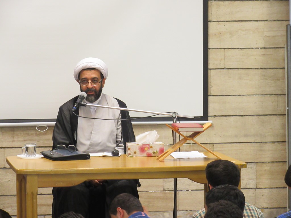 مسئول مرکز امور صیانتی حوزه های علمیه کشور: دلیل ناهنجاری های اجتماعی عدم تبعیت از سیره اهل بیت(ع) است