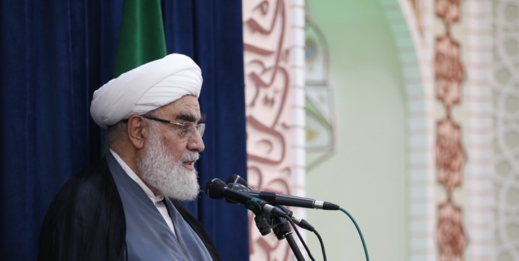 رئیس دفتر مقام معظم رهبری در بندرعباس: حداکثر دریافتی یک طلبه درس خارج خوان حدود ۷۰۰ هزار تومان است