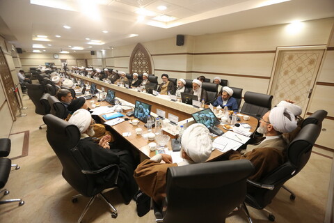 آیت الله اعرافی: راهنمای عمل حوزه در همکاری با آموزش و پروش، سند تحول است