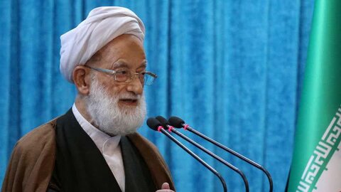 آیت الله امامی کاشانی در نمازجمعه تهران: گرانی بنزین نباید منجر به گران شدن اجناس شود