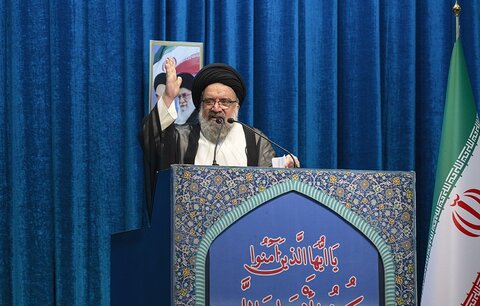 آیت الله خاتمی در نماز جمعه تهران: مسئولان برای رسیدگی به وضعیت بازار، نظارت های میدانی را بیشتر کنند