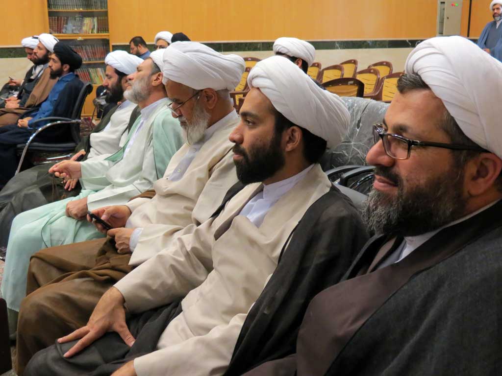 دبیر مجمع اساتید حوزه تهران در گفتگو با «حوزه»: استاد حوزه ناچار است در اسنپ کار کند!