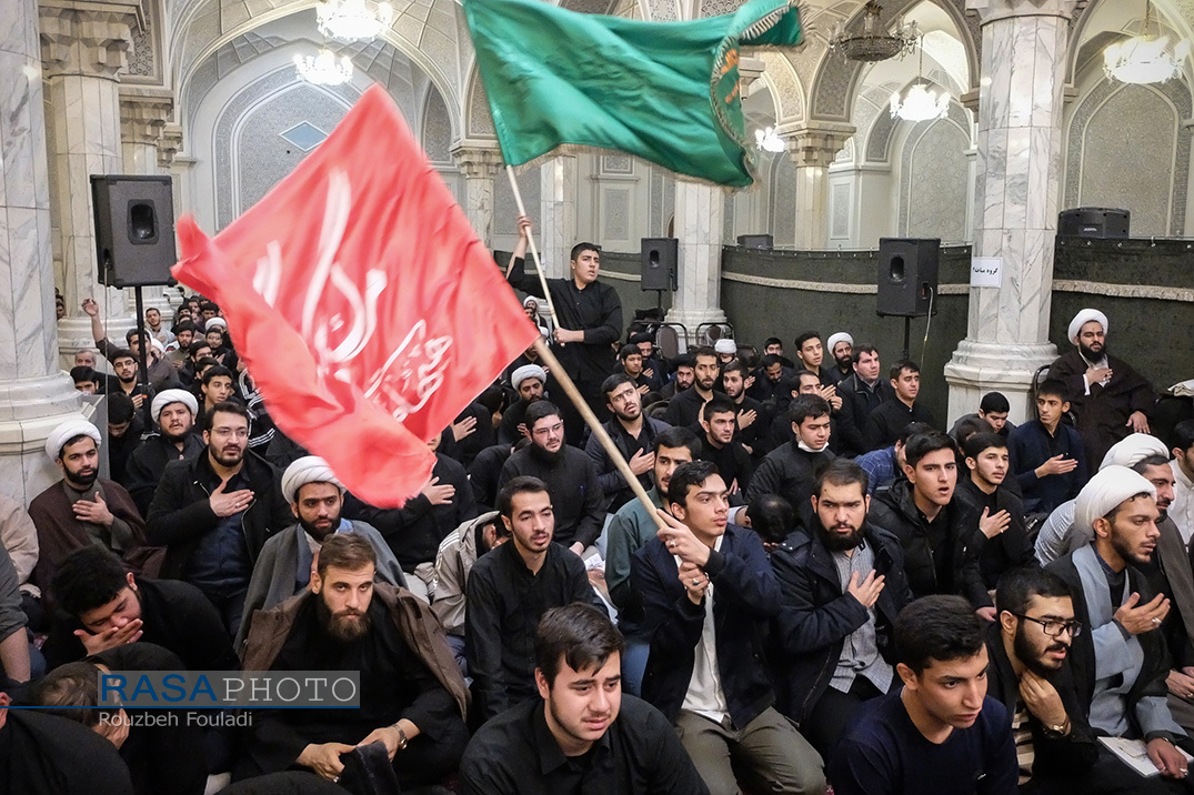 گزارش تصویری اجتماع طلاب و روحانیون حوزه علمیه استان تهران در پی شهادت سپهبد حاج قاسم سلیمانی