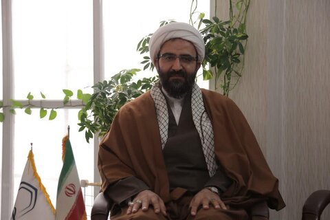 مدیر حوزه علمیه استان تهران: بعاد مختلف سانحه هوایی هنوز روشن نیست/ اخراج سفیر انگلیس مطالبه ملت ایران است