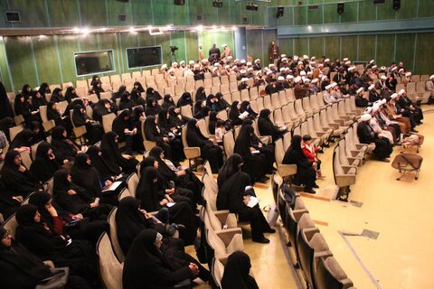 نشست صمیمی مبلغین طرح امین با مدیر حوزه تهران+ عکس