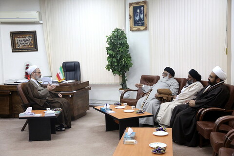 آیت الله اعرافی در دیدار رئیس حوزه علمیه جامعه المنتظر: کرونا ربطی به طلاب چینی جامعه المصطفی ندارد/ حتی یک روز کار علمی را قطع نکرده ام