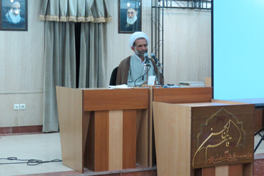 سرعت، دقت و تکریم ارباب رجوع سرلوحه کار معاونت آموزش مدارس علمیه تهران باشد