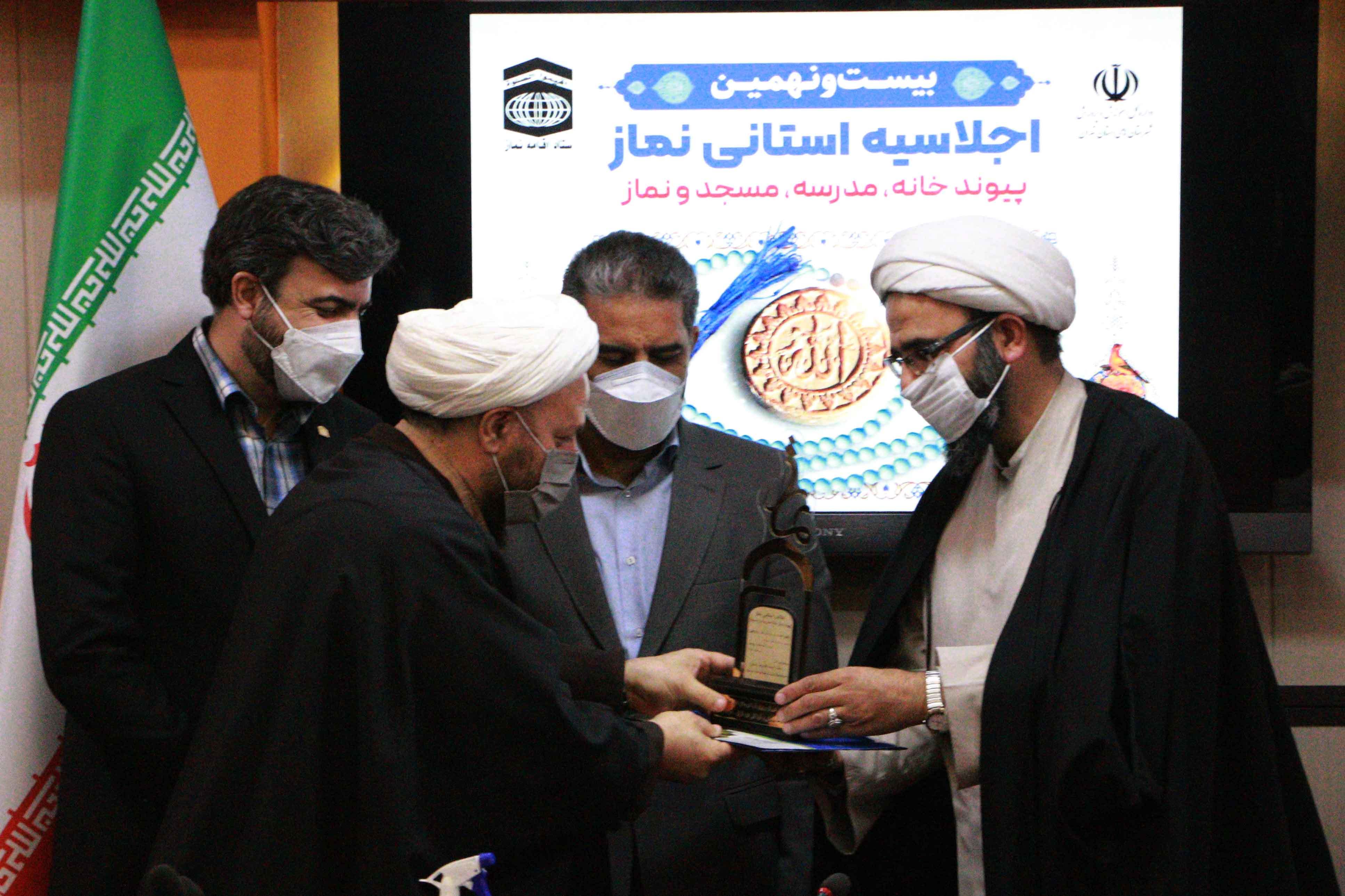 نماز، ستونی است به پا داشتنی نه صرفاً خواندنی