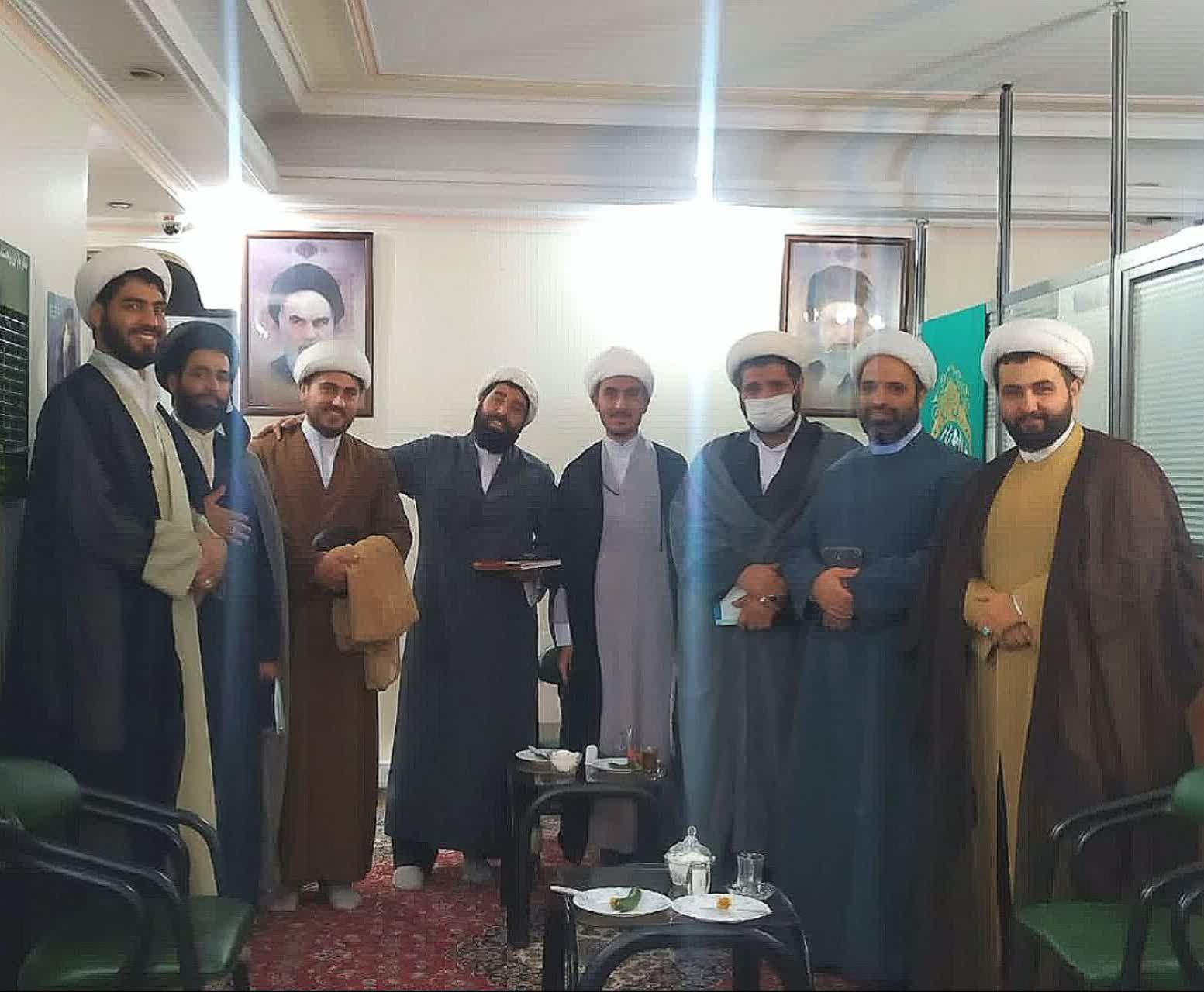 جلسه هم اندیشی معاون محترم تبلیغ حوزه علمیه استان تهران با برخی از مسئولان گروه های تبلیغی و جهادی