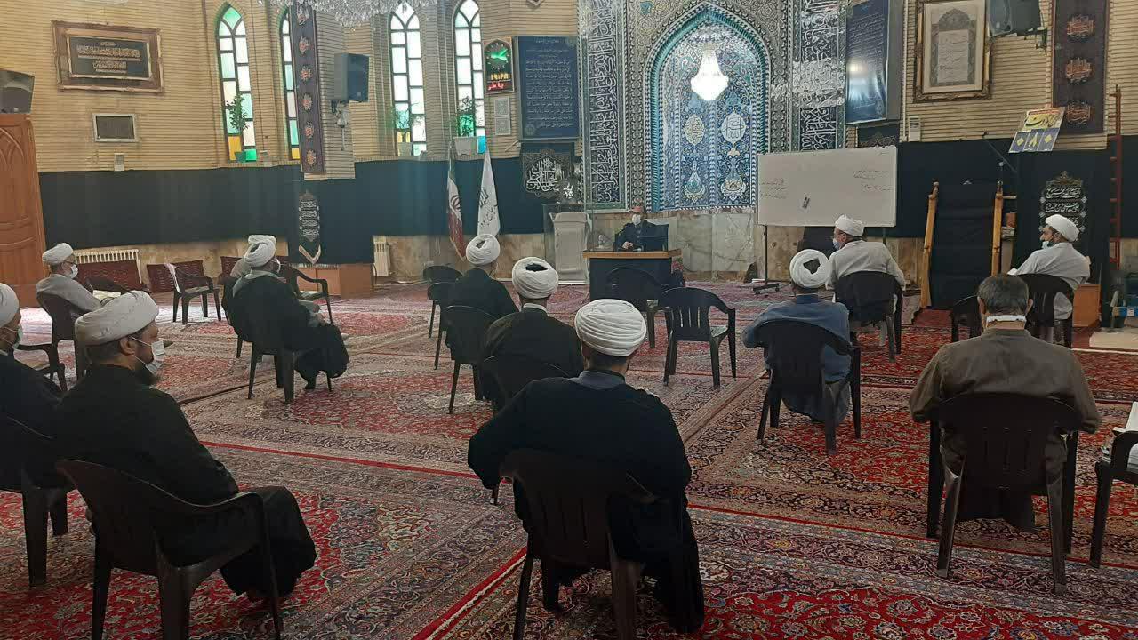 کارگاه روش تحقیق و پژوهش ویژه اساتید مدارس منطقه ۵ مرکز مدیریت حوزه های علمیه تهران 