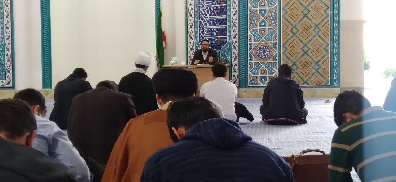 حضور دادستان شهرستان لواسانات در جمع اساتید و طلاب حوزه علمیه پیامبر اعظم (ص)