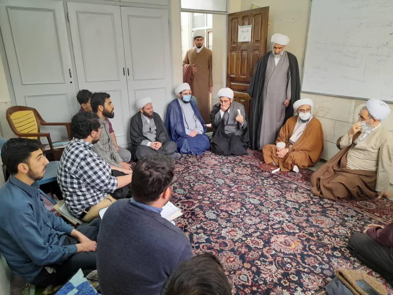 دیدار صمیمی حضرت آیت الله اعرافی مدیر محترم حوزه های علمیه کشور با طلاب حوزه علمیه آیت الله ایروانی(ره)