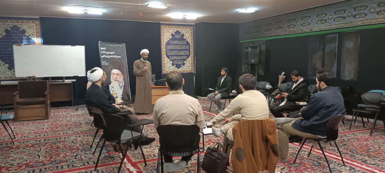 برگزاری انجمن شعر طلاب همزمان با اعیاد شعبانیه
