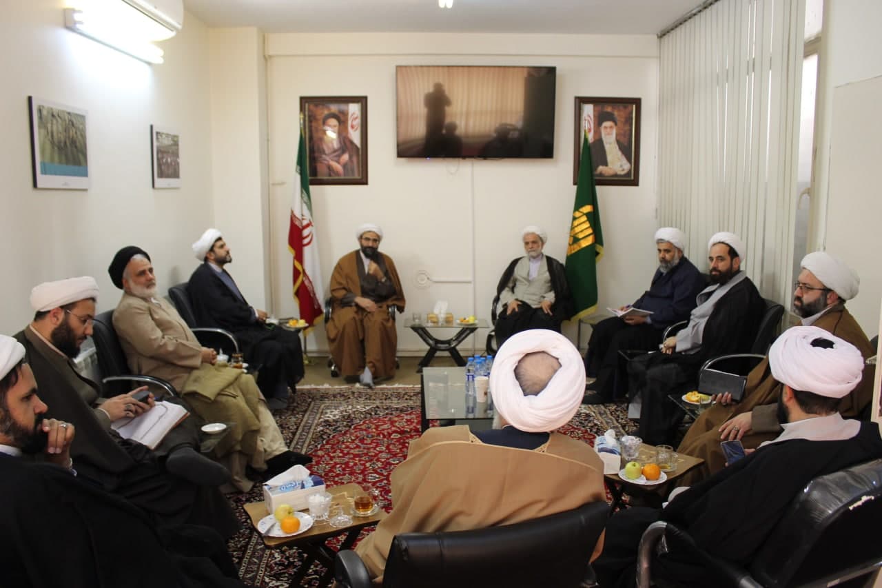 برنامه ریزی برگزاری باشکوه برنامه های دهه فجر در کمیته حوزه و روحانیت ستاد دهه فجر استان تهران 