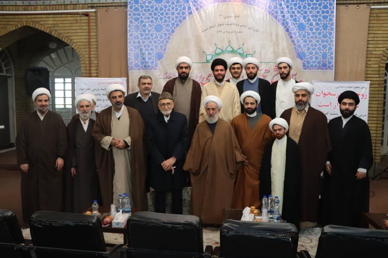 ▫️طلاب در ترویج معارف اسلامی و ارزش‌های انقلابی، روش جهاد تبیین را دنبال کنند.