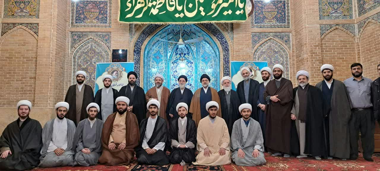گزارش تصویری مراسم عمامه گذاری طلاب محترم حوزه علمیه شیخ عبدالحسین...