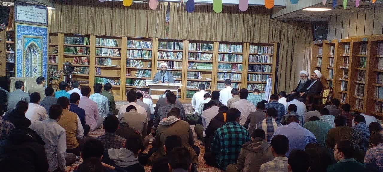 حجت الاسلام والمسلمین رحیمی صادق مدیر حوزه علمیه استان تهران با حضور در مدرسه علمیه دارالسلام از فعالیت های این نهاد تقدیر کرد.