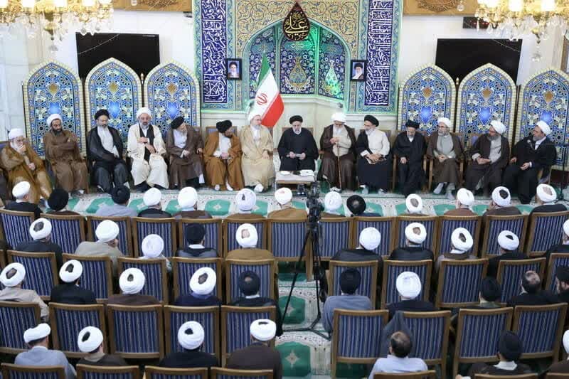 نشست رمضانی حجت الاسلام والمسلمین رئیسی با جمعی از علما و روحانیون