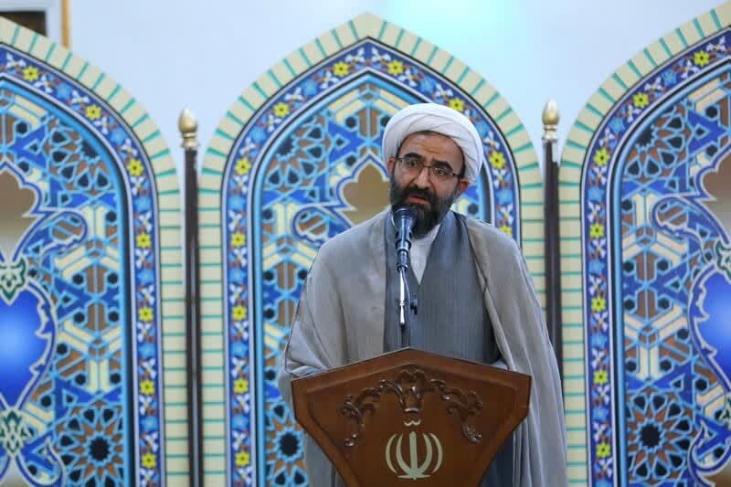 یکی از سخنرانان مراسم ضیافت افطاری حجت الاسلام والمسلمین رحیمی صادق مدیر حوزه علمیه استان تهران بود.