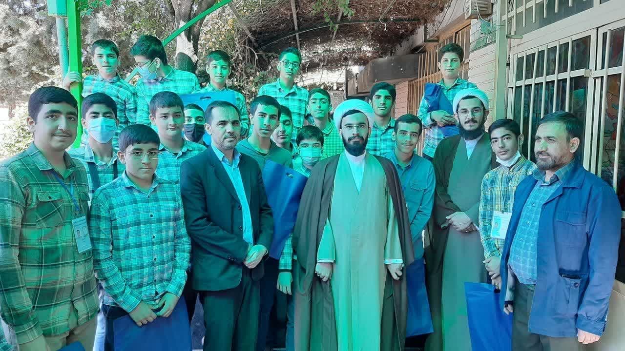 گزارشی از حضور مبلغین حوزه علمیه مهدوی و ایلچی تهران در هفته مشاغل