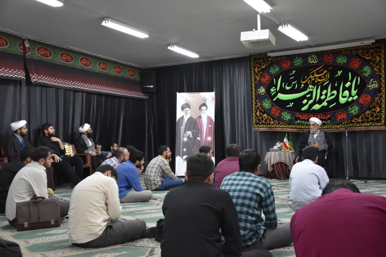 گزارش تصویری از مراسم شهادت امام صادق (ع) در مدرسه ایروانی