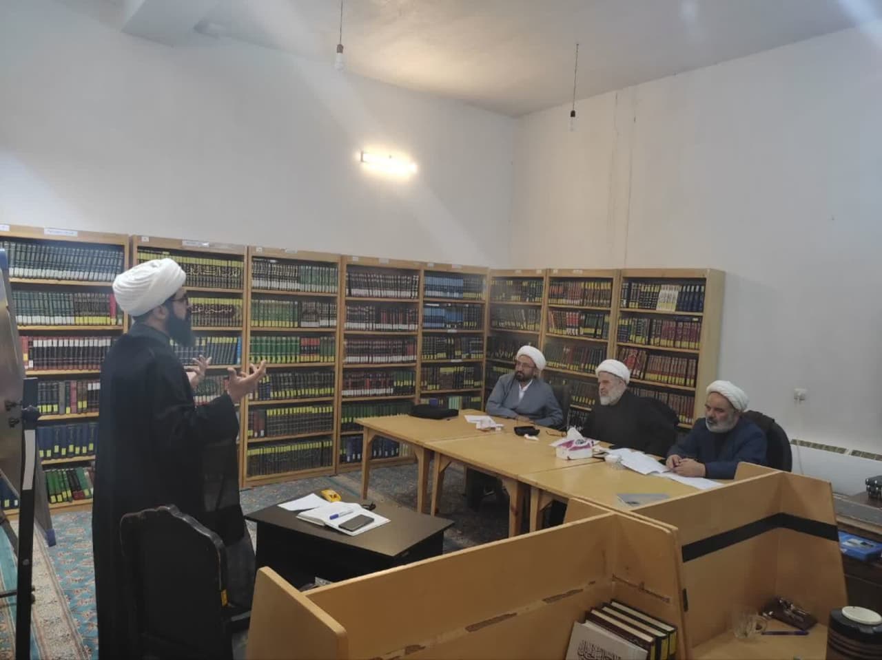 آزمون استادی حوزه علمیه استان تهران انجام شد. 